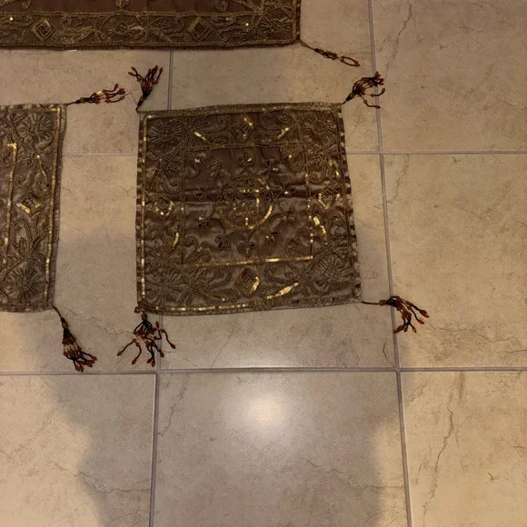 Table runners Embroidered Brown and Gold Set Perfect for a set of luxury - Picture 7 of 7